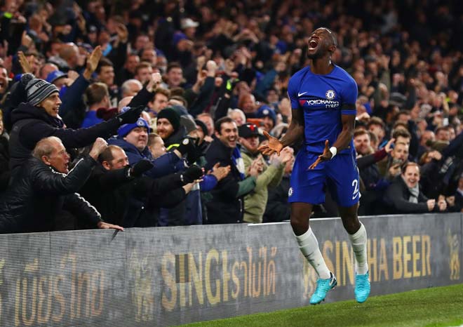 Chelsea - Swansea: Đánh đầu cháy lưới, thắng lợi vất vả Chelsea - Swansea: Đánh đầu cháy lưới, thắng lợi vất vả