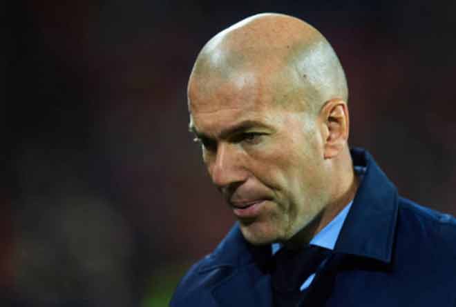 Real sa sút, Ronaldo tịt ngòi: Zidane có "sống sót" hết năm 2017? - 3