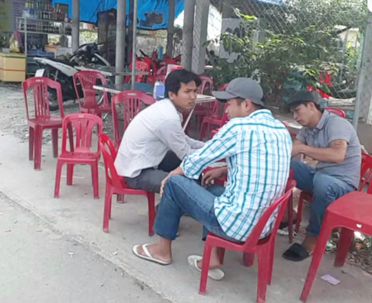 Ai thuê côn đồ đe dọa tài xế ở BOT Cai Lậy? Ai thuê côn đồ đe dọa tài xế ở BOT Cai Lậy?