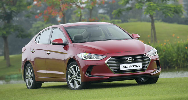 Hyundai Elantra giảm giá xuống còn 549 triệu đồng Hyundai Elantra giảm giá xuống còn 549 triệu đồng