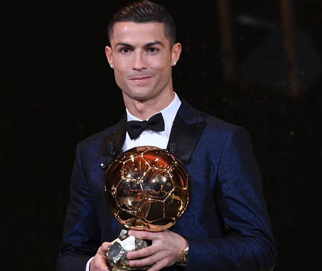 Ronaldo đoạt Quả bóng Vàng thứ 5: Nhắc khéo Messi, còn “tham” nữa Ronaldo đoạt Quả bóng Vàng thứ 5: Nhắc khéo Messi, còn “tham” nữa