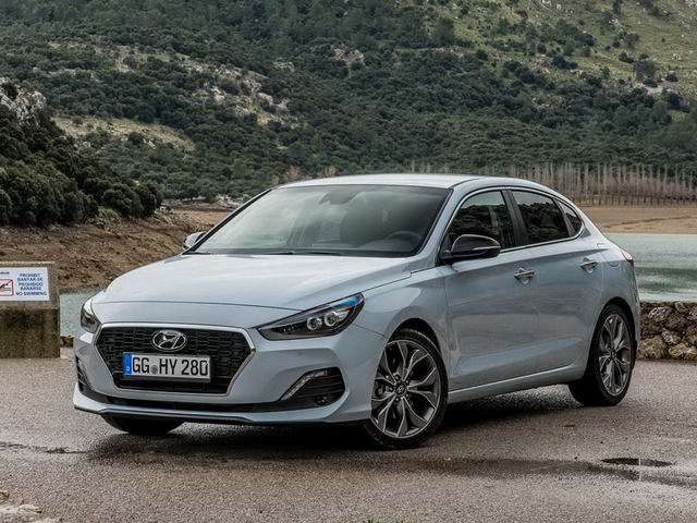 Hyundai i30 Fastback 2018 có giá từ 616 triệu đồng Hyundai i30 Fastback 2018 có giá từ 616 triệu đồng