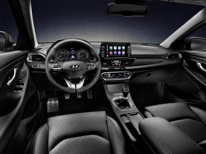 Hyundai i30 Fastback 2018 có giá từ 616 triệu đồng - 3