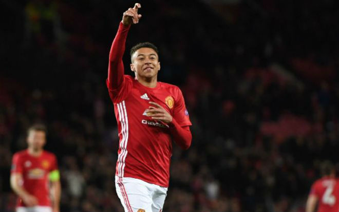Tin HOT bóng đá tối 9/12: Mourinho và Ronaldo không thân thiết như cha con - 1