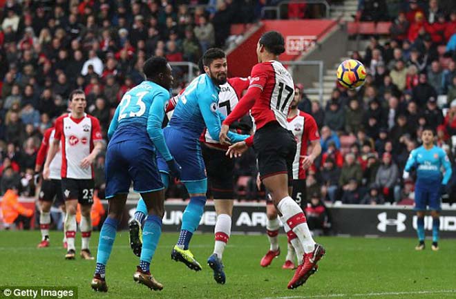 Southampton - Arsenal: Đòn phủ đầu và "cái đầu vàng" Southampton - Arsenal: Đòn phủ đầu và "cái đầu vàng"