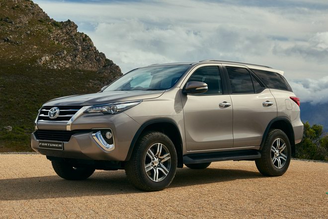 Toyota Fortuner khó bán khi giá tăng 200 triệu - 2