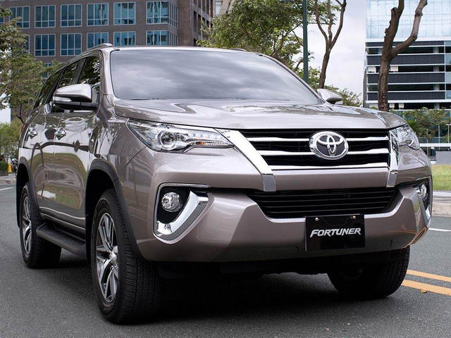 Toyota Fortuner khó bán khi giá tăng 200 triệu Toyota Fortuner khó bán khi giá tăng 200 triệu