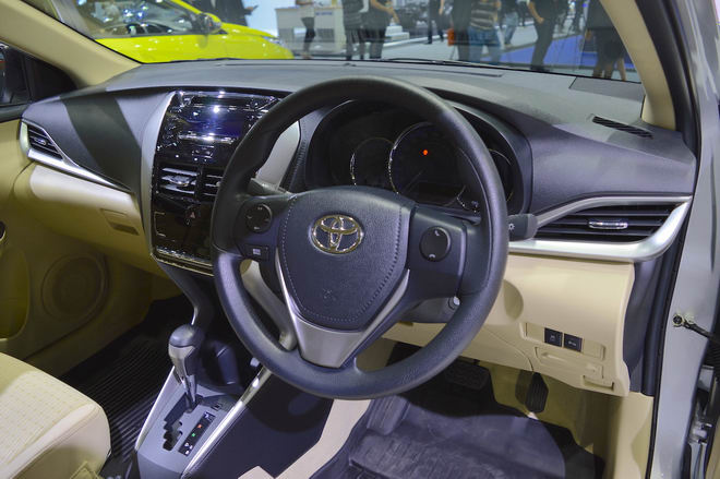 Xe sedan Toyota Yaris Ativ có giá chỉ 329 triệu đồng - 2
