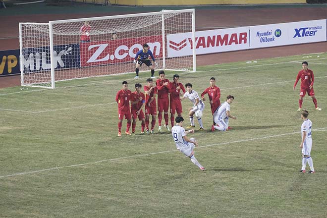 U23 Việt Nam - Ulsan Hyundai: Kịch chiến 5 bàn, phút bù giờ định đoạt U23 Việt Nam - Ulsan Hyundai: Kịch chiến 5 bàn, phút bù giờ định đoạt