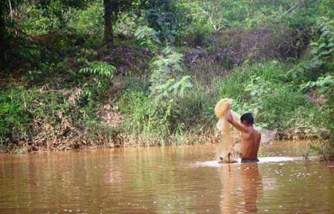 Nóng 24h qua: Bí ẩn cô gái trẻ chết dưới ao cùng sợi dây thừng Nóng 24h qua: Bí ẩn cô gái trẻ chết dưới ao cùng sợi dây thừng
