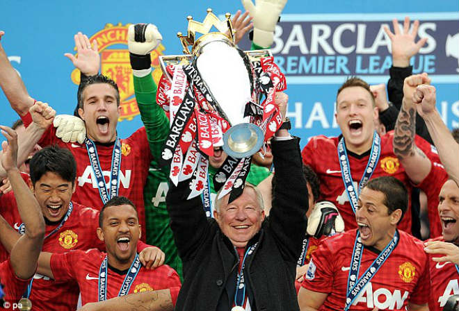 Nhà vô địch vĩ đại: Man City hít khói MU 11 điểm, cái kết thần kỳ của Sir Alex Nhà vô địch vĩ đại: Man City hít khói MU 11 điểm, cái kết thần kỳ của Sir Alex