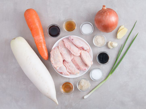 Cánh gà hầm củ cải nóng hổi, mềm ngon - 1
