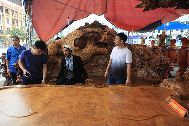 Chiêm ngưỡng bộ kỳ mộc Tứ linh quần tụ bằng gỗ nu nghìn năm tuổi giá 3,5 tỷ đồng - 3