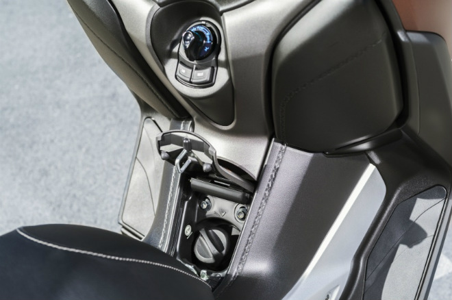 2018 Yamaha XMAX 250 sắp lên kệ, giá 130,8 triệu đồng - 4