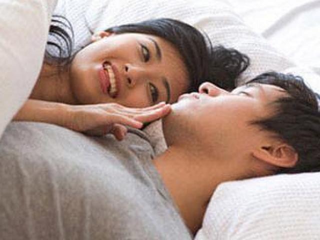 Nói gì hay yên lặng khi làm “chuyện ấy”?