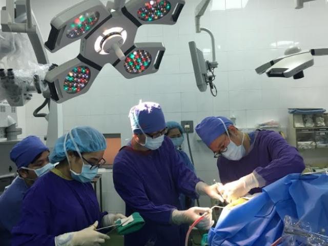 Lần đầu tiên tại Việt Nam: Bệnh nhân vừa mổ u não vừa… hát