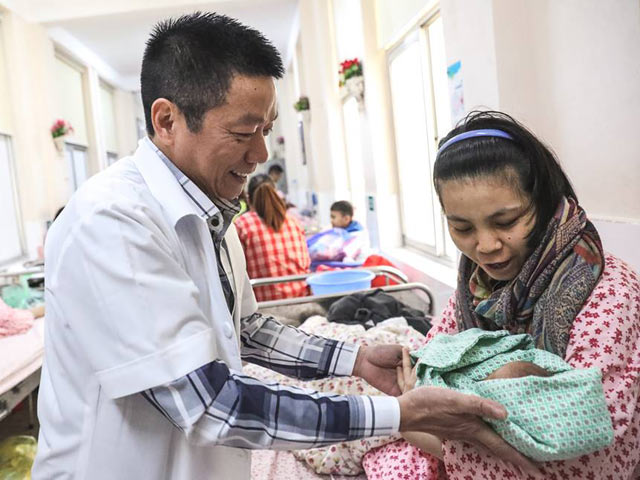 Bác sĩ mát tay nhất bệnh viện phụ sản nói về việc “thầy bảo chọn giờ đẹp để sinh”