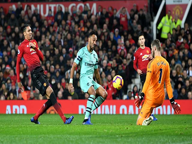 Solskjaer đau đầu: MU dốc sức vô địch Cúp C1 hay đua top 4 Ngoại hạng Anh Solskjaer đau đầu: MU dốc sức vô địch Cúp C1 hay đua top 4 Ngoại hạng Anh