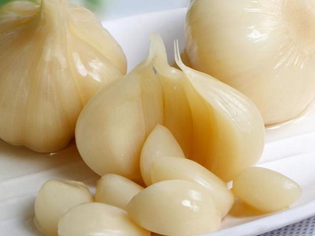 Cách làm tỏi chua ngọt, lạ miệng không hôi được nhiều chị em yêu thích