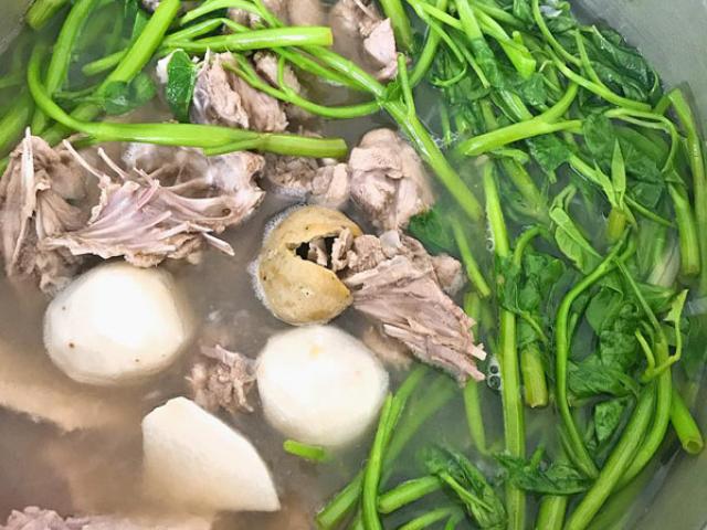 Hướng dẫn cách nấu món vịt om sấu thơm ngon bất bại