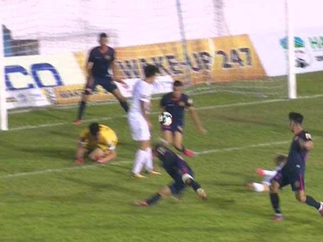 HAGL mất oan penalty, vua áo đen bị xử lý thế nào? HAGL mất oan penalty, vua áo đen bị xử lý thế nào?