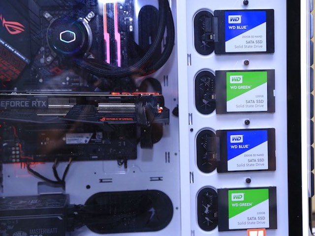 WD trình làng ổ SSD dung lượng "khủng", tốc độ "khủng", tích hợp tản nhiệt WD trình làng ổ SSD dung lượng "khủng", tốc độ "khủng", tích hợp tản nhiệt