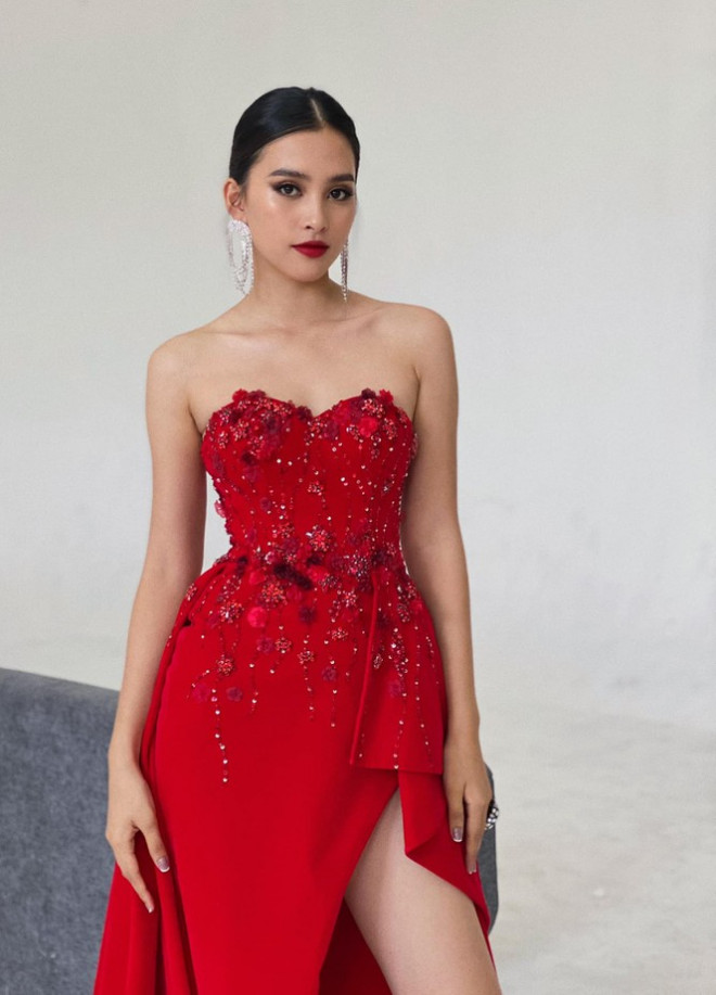 Ngắm nhìn những bộ váy đẹp nhất của Hoa hậu Tiểu Vy: Xứng danh Nữ hoàng thảm đỏ! - 3