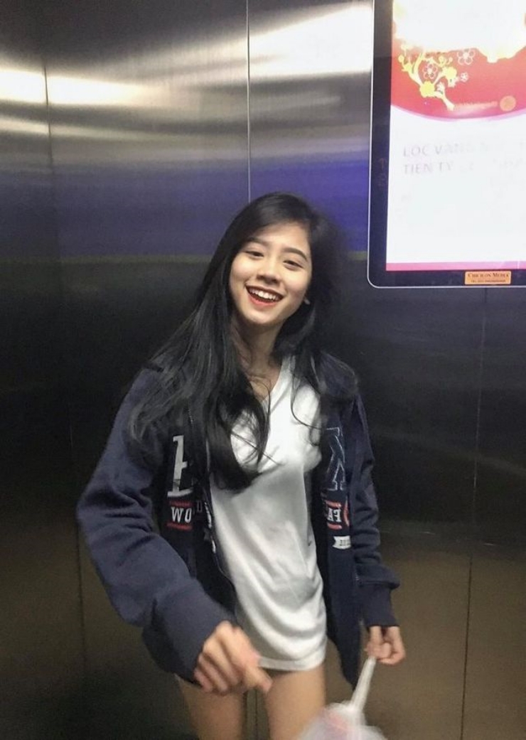 Nhiều cô gái