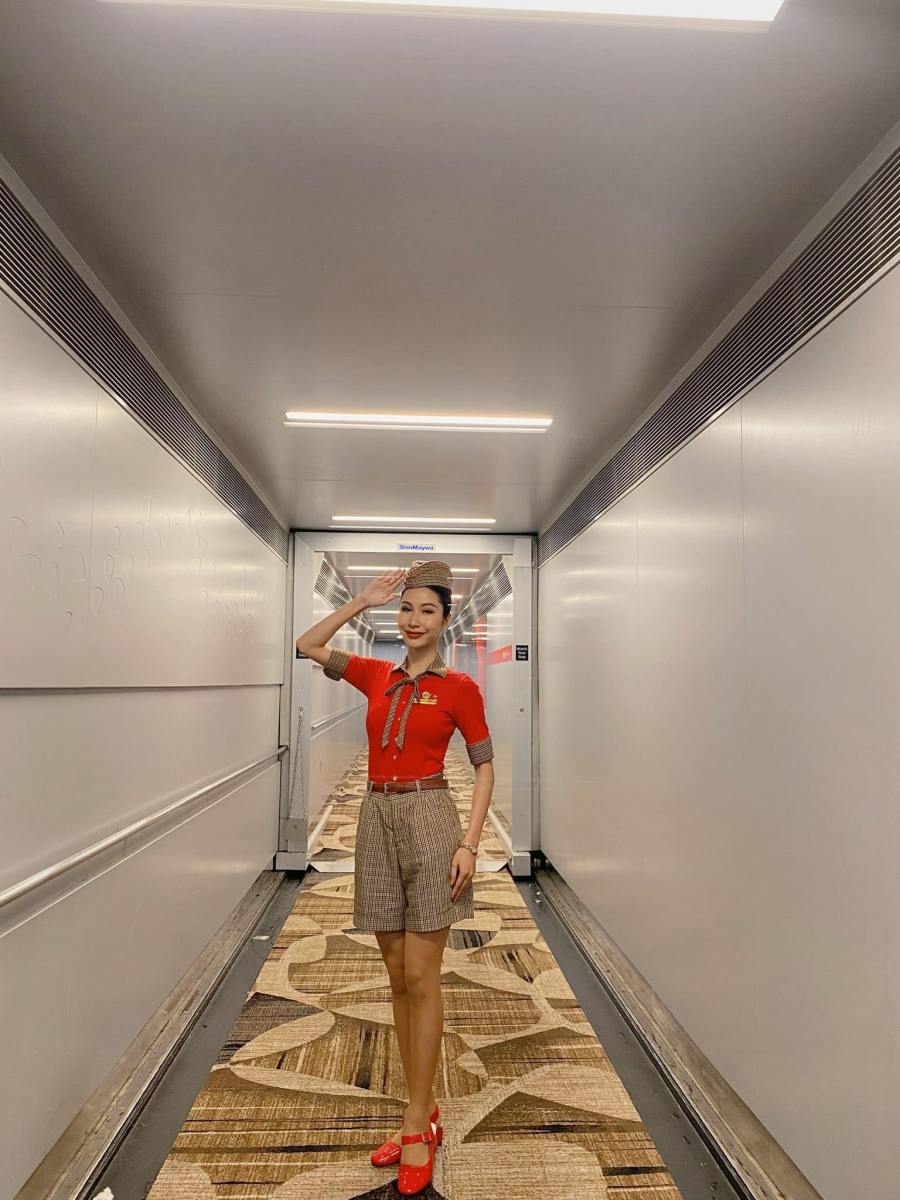 Nữ tiếp viên hàng không quê Nam Định: Đẹp vì độ dáng từ sớm tới khuya - 1