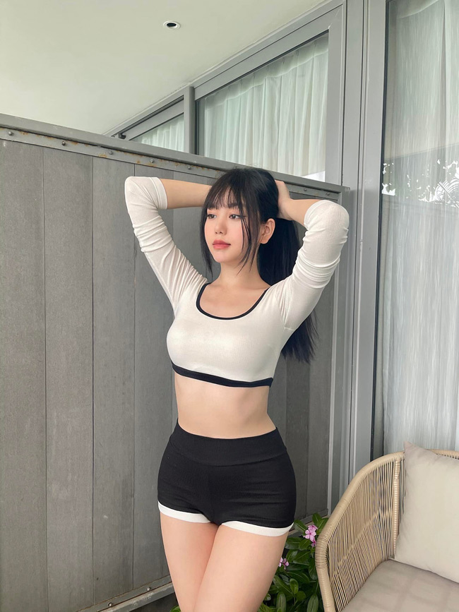 2 fan ruột của tuyển VN hấp dẫn với vẻ ngoài quyến rũ 18