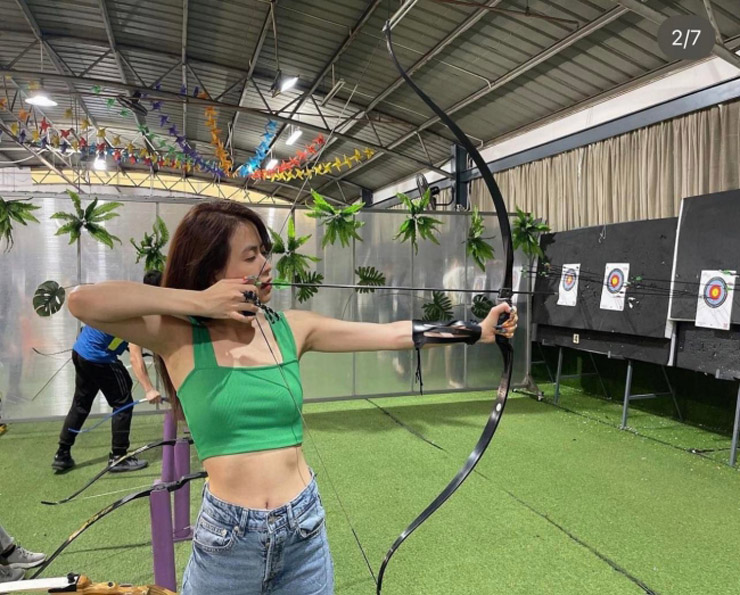 Hoàng Thùy Linh, Ngân Khánh bị gọi là