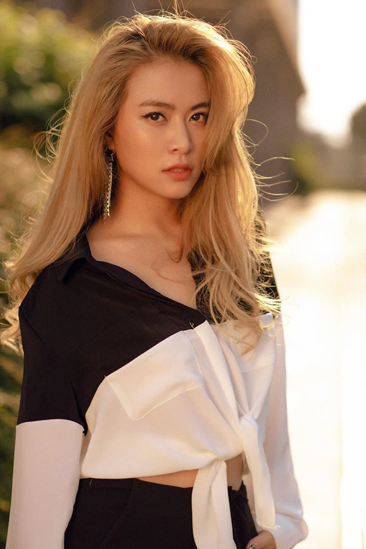 Hoàng Thùy Linh, Ngân Khánh bị gọi là