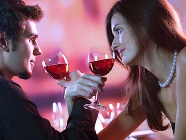 Quý bà và cái kết đắng cay sau cuộc tình mật ngọt với trai trẻ