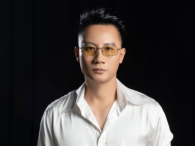 Hoàng Bách tiết lộ quá trình tạo nên bản nhạc dành riêng cho bóng đá Việt Nam