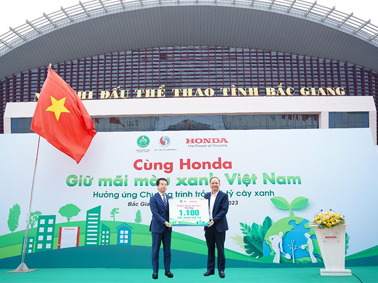 1.100 cây xanh được Honda Việt Nam tổ chức trồng tại Bắc Giang