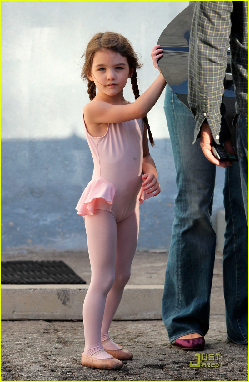 Con gái Tom Cruise tập 'môn quý tộc' từ nhỏ, tuổi 17 xinh đẹp xuất chúng - 7