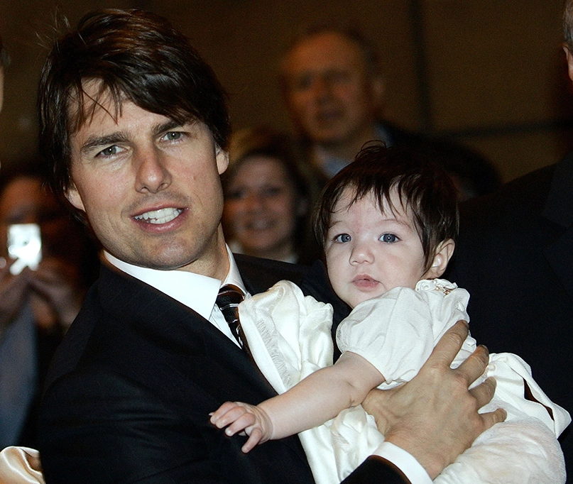 Con gái Tom Cruise tập 'môn quý tộc' từ nhỏ, tuổi 17 xinh đẹp xuất chúng - 2