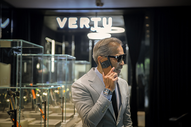 Vì sao giới nhà giàu thích sử dụng điện thoại Vertu? - 3