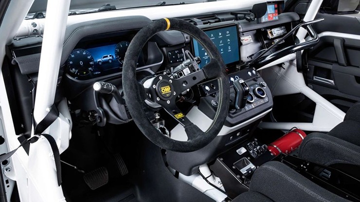 Land Rover Defender phiên bản dành cho các giải đua Rally lộ diện - 5