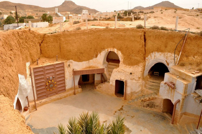 Trốn nóng trong những ngôi nhà ẩn mình dưới mặt đất ở Tunisia