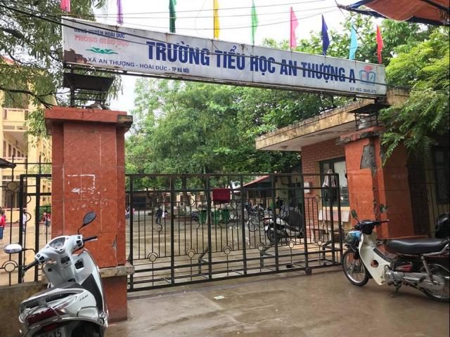Bị tố sờ soạng nhiều bé gái, gia đình thầy giáo đến nhà học sinh xin lỗi Bị tố sờ soạng nhiều bé gái, gia đình thầy giáo đến nhà học sinh xin lỗi