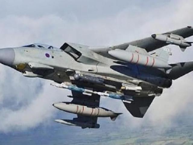 Phóng 8 tên lửa không kích Syria, Anh lộ điểm yếu ”chết người”