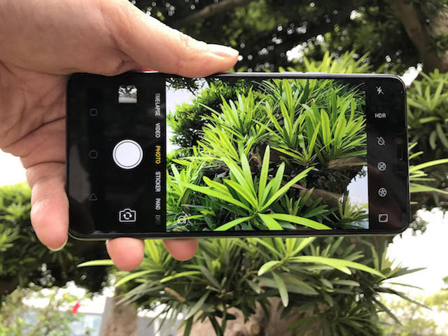 Oppo F7: Chiếc smartphone "tai thỏ" đáng giá cho người thích selfie Oppo F7: Chiếc smartphone "tai thỏ" đáng giá cho người thích selfie