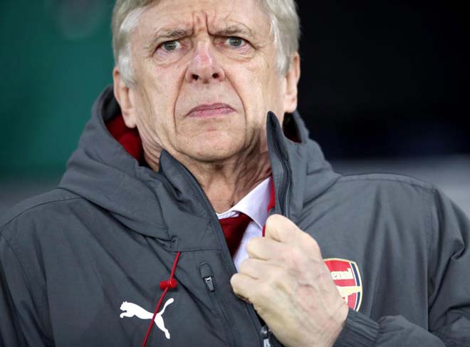 Cú sốc Arsenal: Wenger bị sa thải, học trò choáng váng không nói nên lời - 2