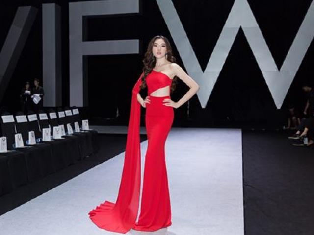 Dáng đẹp như siêu mẫu, cô MC đài VTV này chẳng ngại gì khi mặc gợi cảm