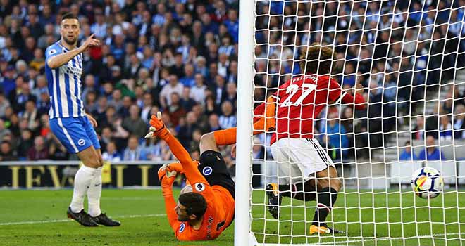 Brighton - MU: Đòn trừng phạt điếng người - 1