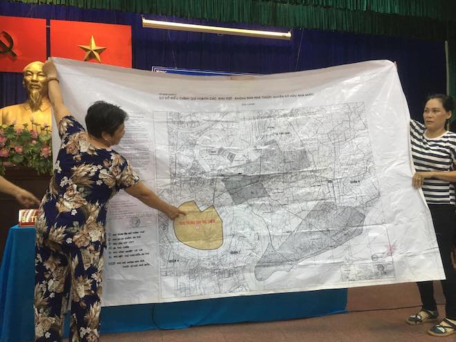 Nước mắt người dân Thủ Thiêm: “Chúng tôi đã khổ quá lâu!” Nước mắt người dân Thủ Thiêm: “Chúng tôi đã khổ quá lâu!”