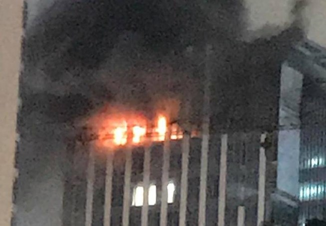 Cháy tầng 25 tòa nhà MB Grand Tower trên đường Lê Văn Lương - 2