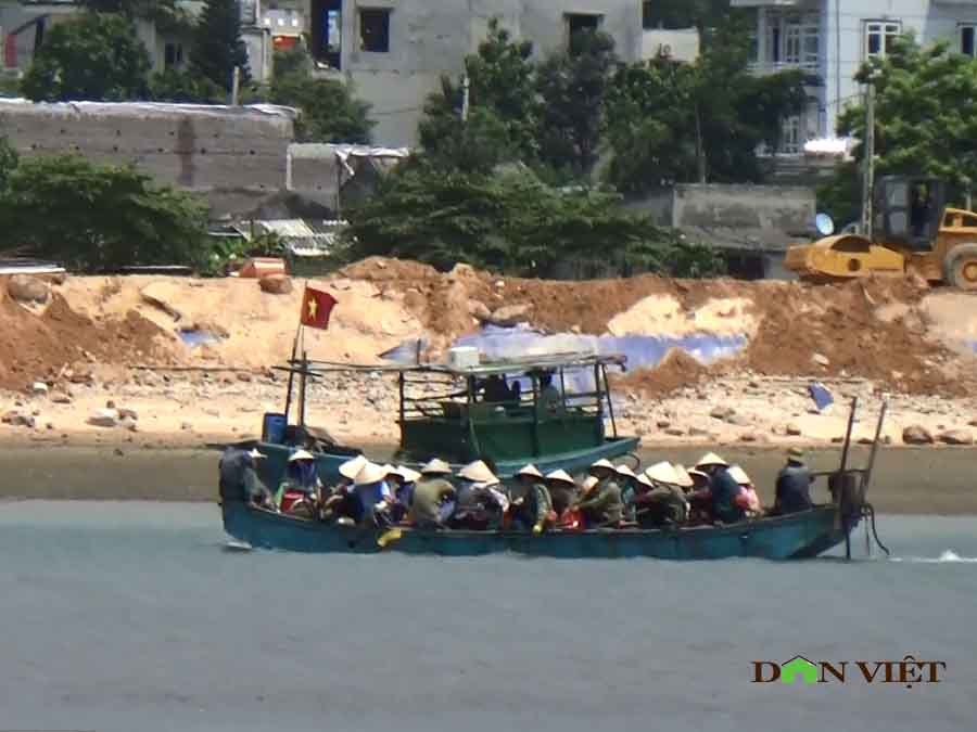 Clip: Theo chân ngư dân Vân Đồn đi đào sá sùng, kiếm 1 triệu/ngày - 1