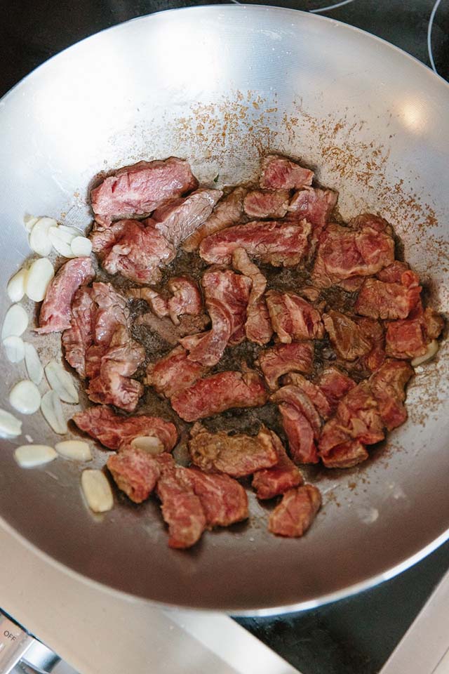 Thịt bò xào súp lơ xanh, tiên dược cải thiện chất lượng “chuyện ấy” cho nam giới - 4